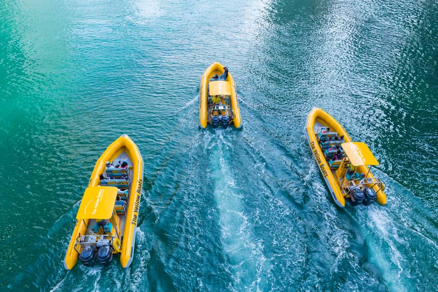 Dubai Marina: Guided Sightseeing Tour by Speedboat - Starting at Dubai Marina with the Yellow Boats crew
