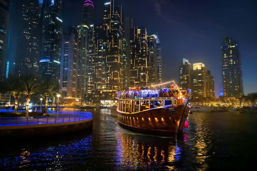 Dubai: Marina Luxury Dhow Dinner Cruise - The Buffet: Arabic and International Choices
