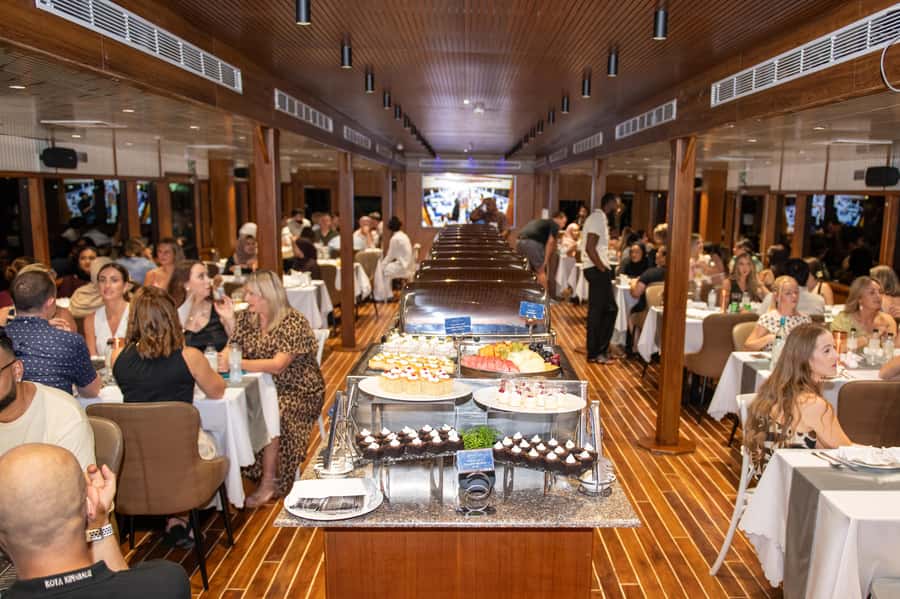 Dubai Marina: Luxury Dinner Cruise, Live Show, Open Bar & DJ - Tanura Dancing, Singing, DJ, and Karaoke