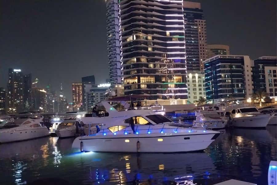 Dubai Marina luxury Yacht Tour: AinDubai,JBR &Harbour(1Hour) - Why a one-hour yacht ride works well in Dubai