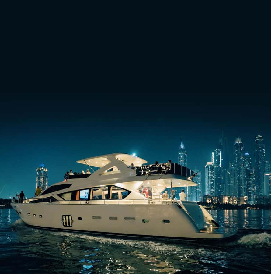 Dubai Marina: Luxury Yacht Tour with Breakfast or BBQ Option - The one-hour Dubai Marina route