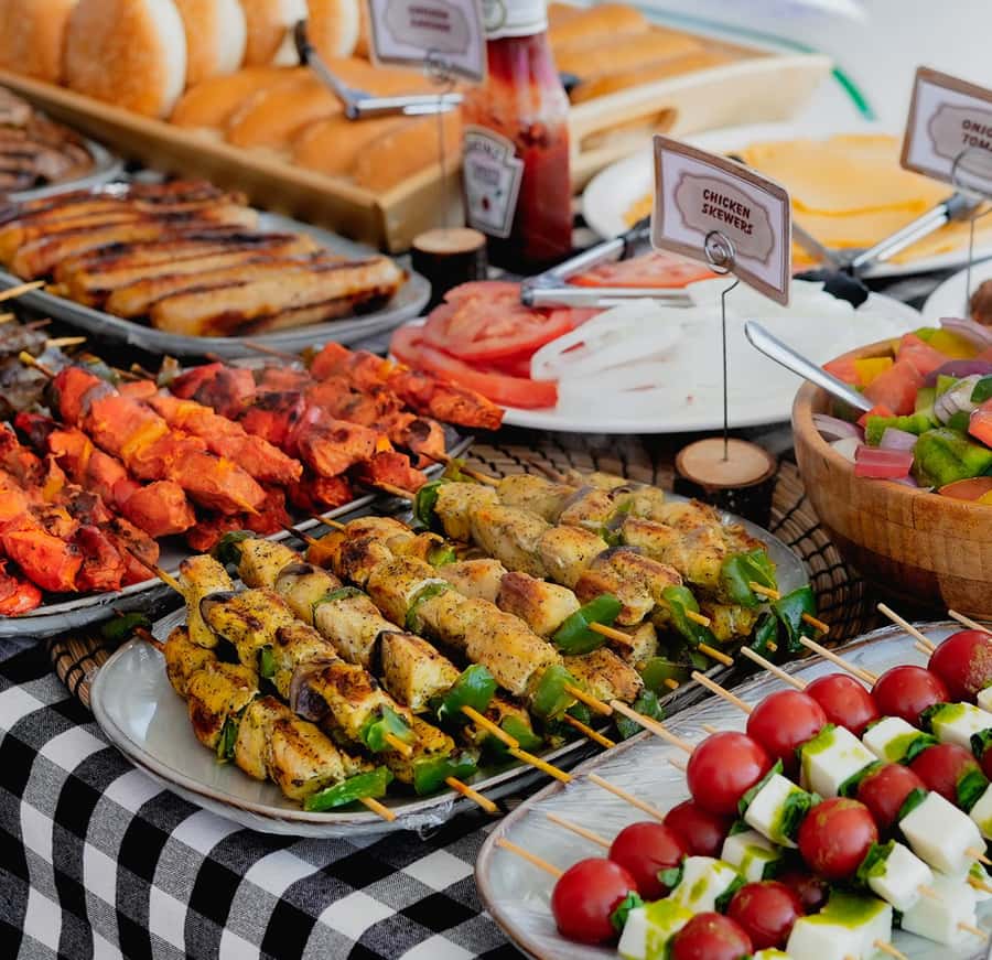 Dubai Marina: Luxury Yacht Tour with Breakfast or BBQ Option - Bluewaters Island, Ain Dubai, and JBR