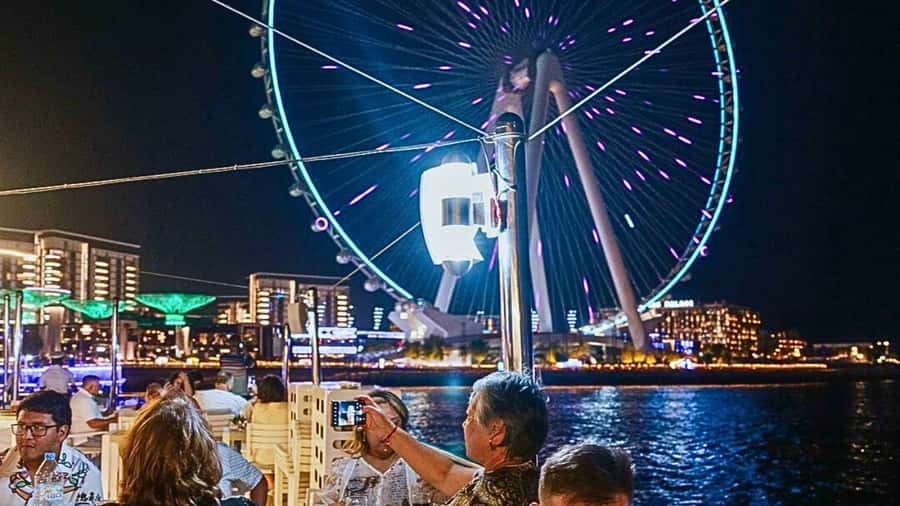 Dubai: Marina Premium Dinner Cruise with Unlimited Drinks - Unlimited drinks and the real cost of alcohol