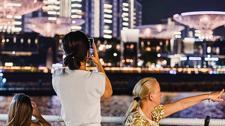 Dubai: Marina Premium Dinner Cruise with Unlimited Drinks - Photography, the upper deck, and buying pictures