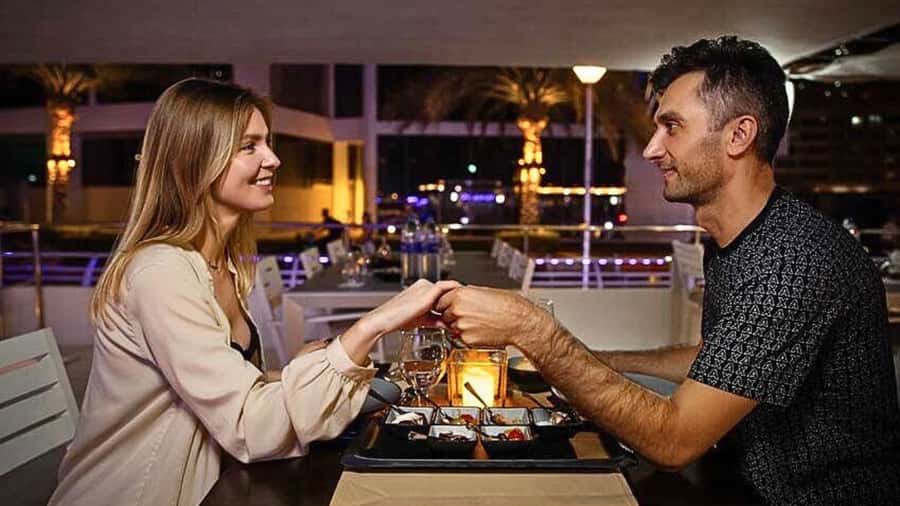 Dubai: Marina Premium Dinner Cruise with Unlimited Drinks - Hotel transfers and service from pickup to return