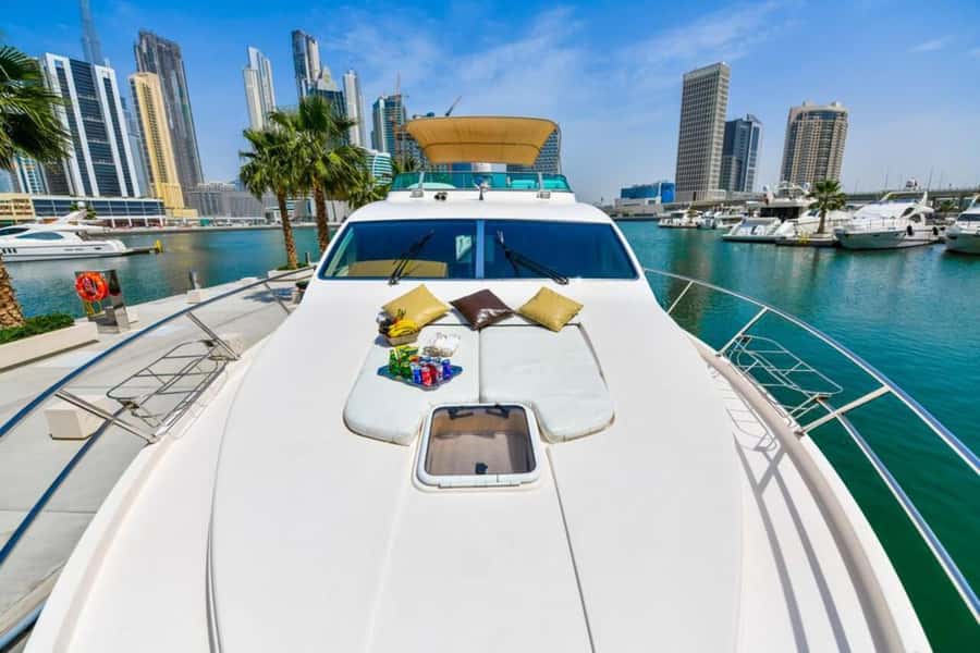 Dubai: Marina Private Luxury Yacht Tour - Passing Kempinski, Atlantis, and the Anchor