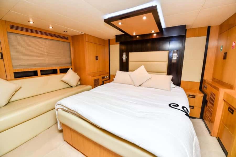 Dubai: Marina Private Luxury Yacht Tour - What the private format is really worth