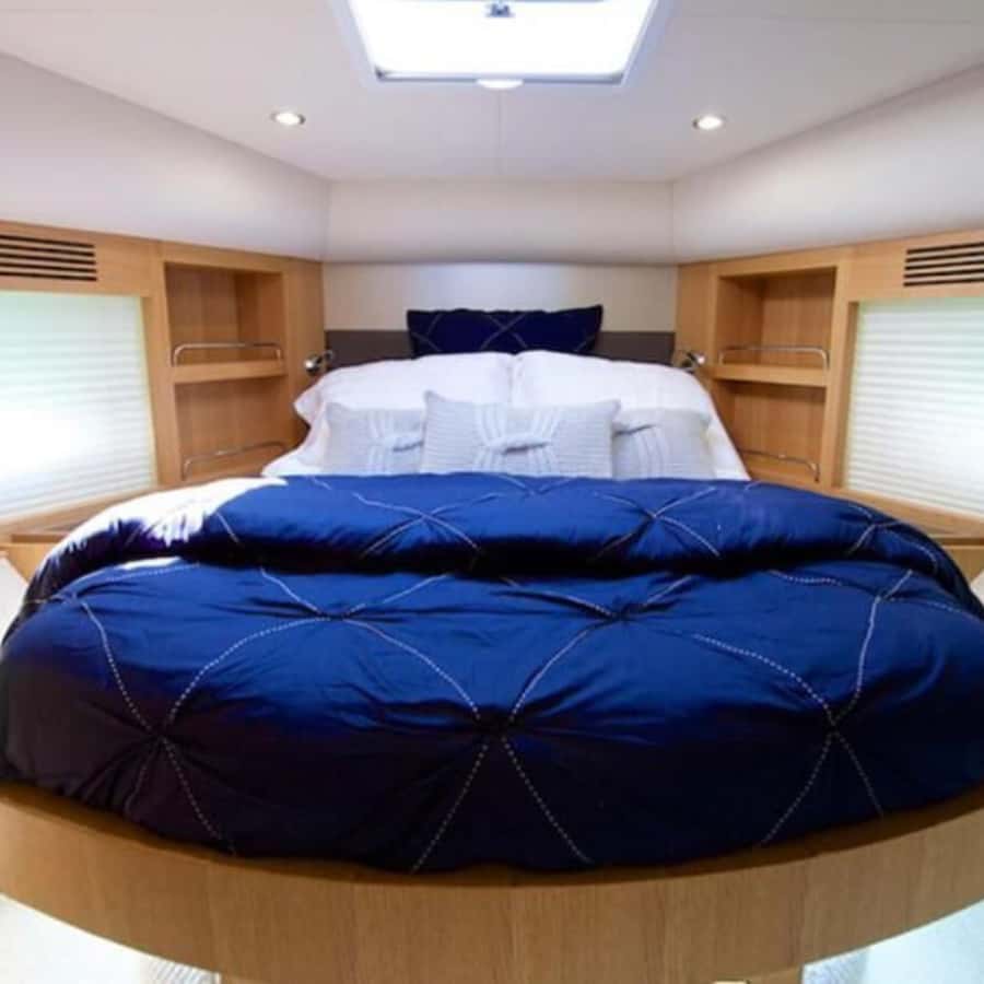 Dubai: Marina Sightseeing on Yacht with Breakfast - JBR and the beachside view