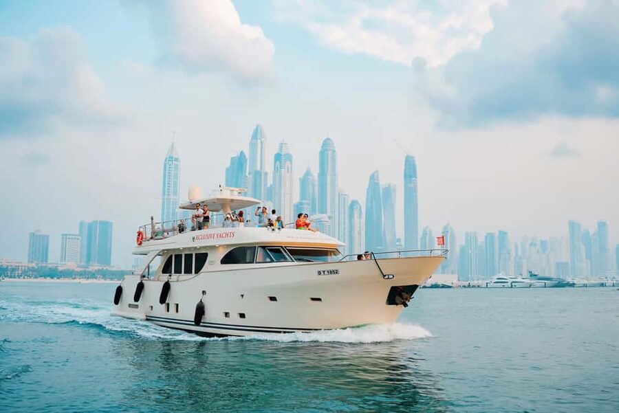 Dubai Marina Yacht Tour: Ain Wheel, JBR & Harbour in 1 Hour - What This Dubai Marina Cruise Actually Offers