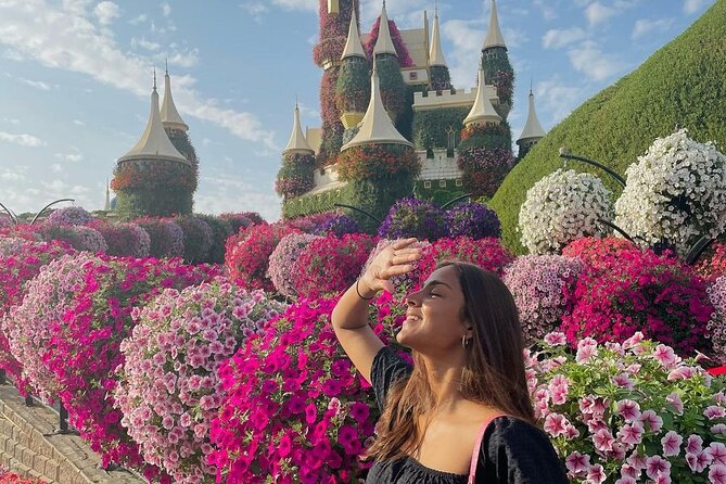 Dubai Miracle Garden Ticket - The Emirates A380 makes the biggest first impression