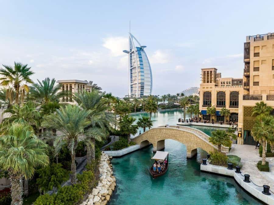 Dubai Modern Tour: Souq Madinat, Marina, Burj Khalifa stop - Museum of the Future: ten minutes for a remarkable exterior