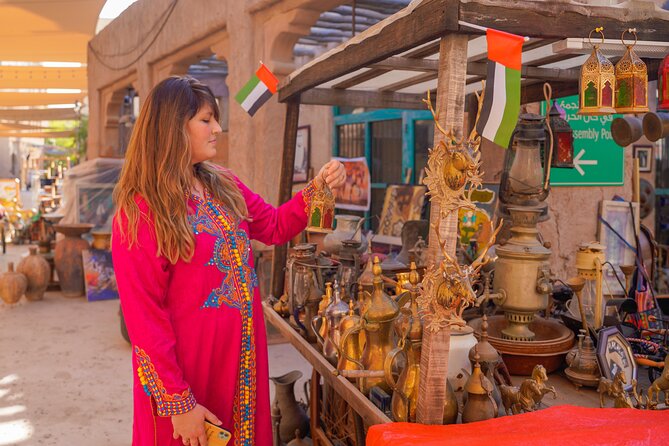 Dubai Old and Modern City Tour with Blue Mosque Visit - Al Fahidi and Al Khayma Heritage House