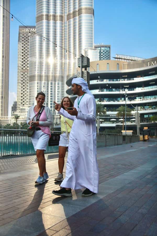 Dubai: Old City Walking Tour with Abra Ride - Gold Souk: spectacle with a practical side
