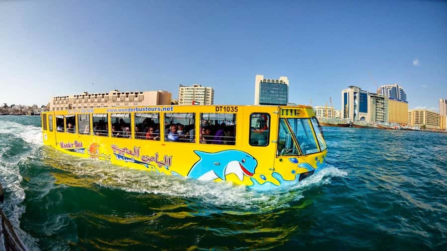 Dubai: Old town tour with Wonder Bus, souks, Creek and Guide - Who should choose the Wonder Bus?