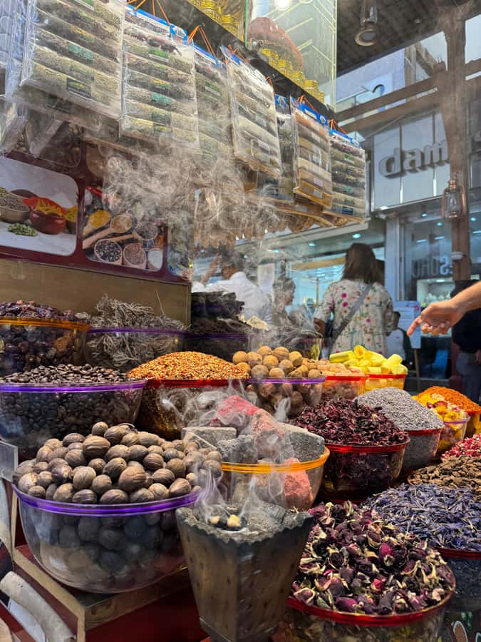 Dubai: Old Town Walking Tour with Abra Cruise & Street Food - Gold Souk: admire first, shop second