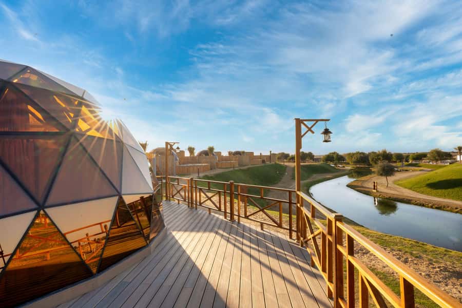 Dubai: Overnight Safari, Dinner, Stargazing & Al Khayma Camp - Dinner, music, and the fire show