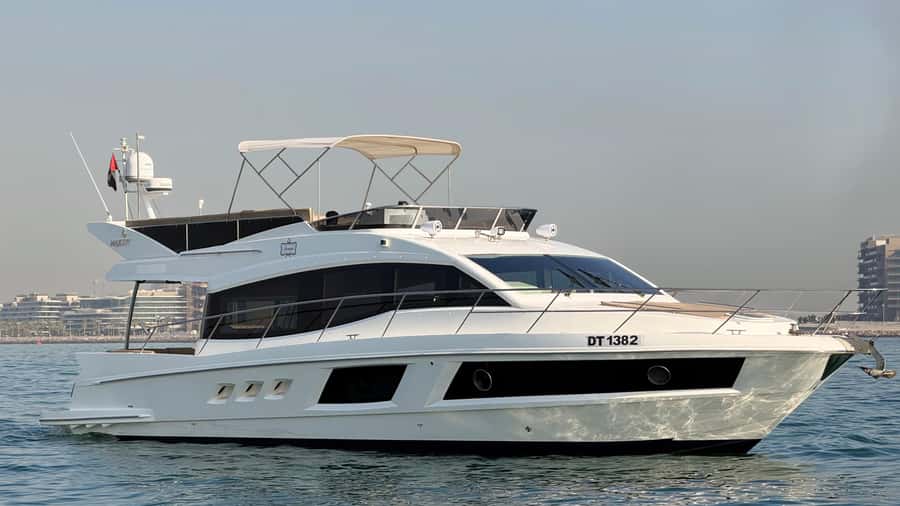 Dubai: Palm Jumeirah luxury private yacht Tour - What this Dubai yacht cruise is really like