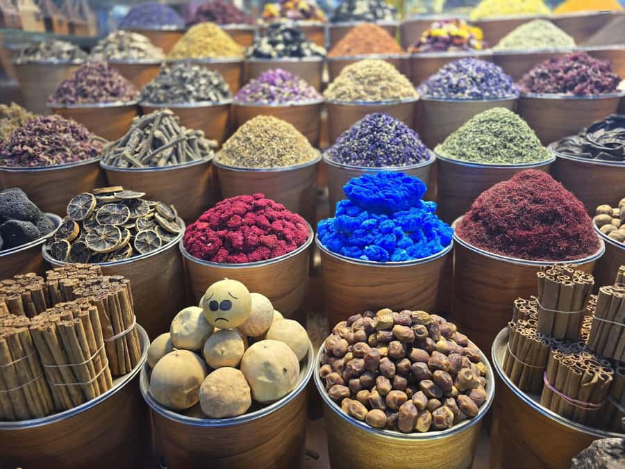 Dubai: Premium Old Town, Street Food, Souks & Boat Ride Tour - Al Souq Al Kabeer and the creek crossing