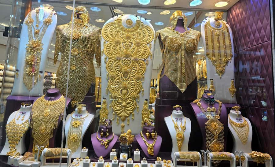 Dubai: Premium Old Town, Street Food, Souks & Boat Ride Tour - Seeing the Gold Souk without pressure to buy