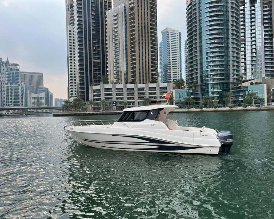 Dubai: Private Boat Cruise from Dubai Marina - Palm Jumeirah and Atlantis
