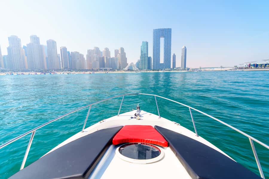 Dubai: Private Coastline Landmarks Mini-Yacht Tour - Palm Jumeirah From the Lagoon and Outer Coast
