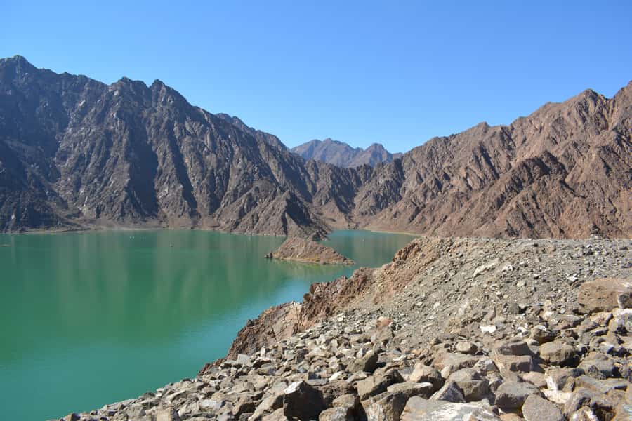 Dubai: Private Desert Day Tour and Wadi Shawka Pool Visit - Guide quality can shape the entire morning