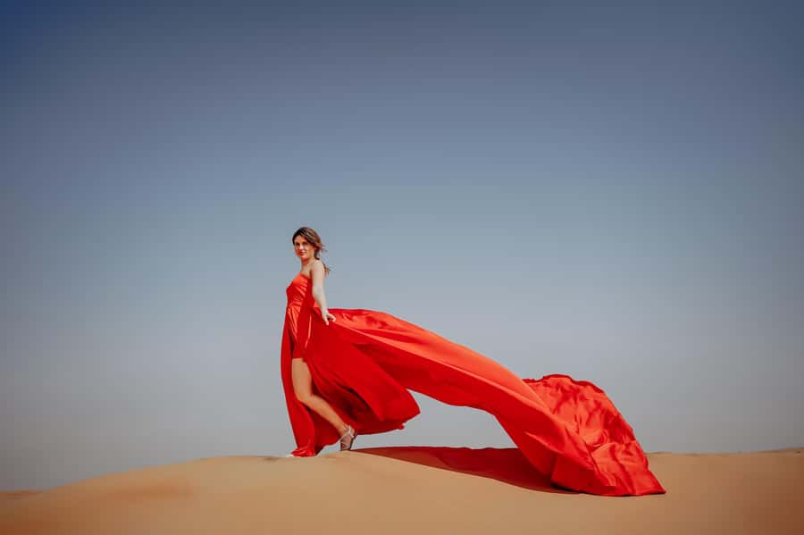 Dubai: Private Flying Dress Photography and Dune Drive Trip - One hour with the photographer