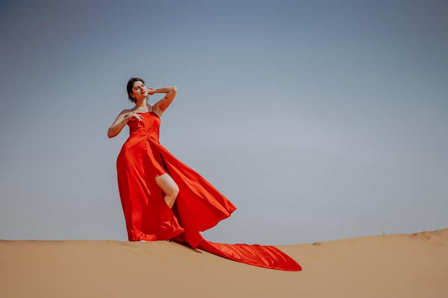 Dubai: Private Flying Dress Photography and Dune Drive Trip - Small details that can improve your day