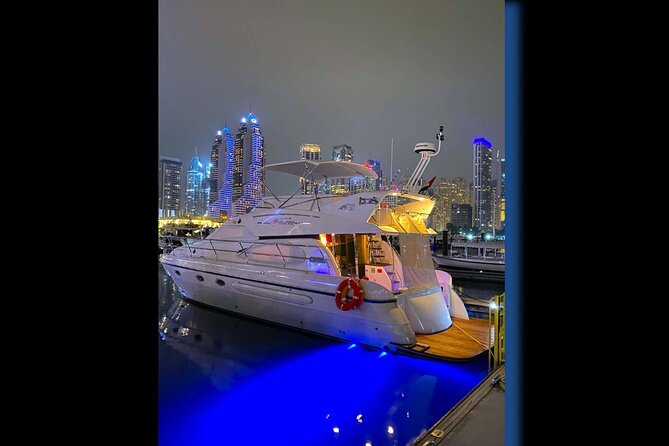 Dubai: Private Luxury Cruise on a Stylish 50ft Yacht - Meeting the crew at Dubai Harbour