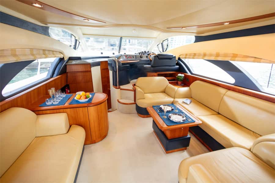 Dubai: Private Luxury Yacht Cruise for up to 20 People - Choosing between a daytime and evening cruise