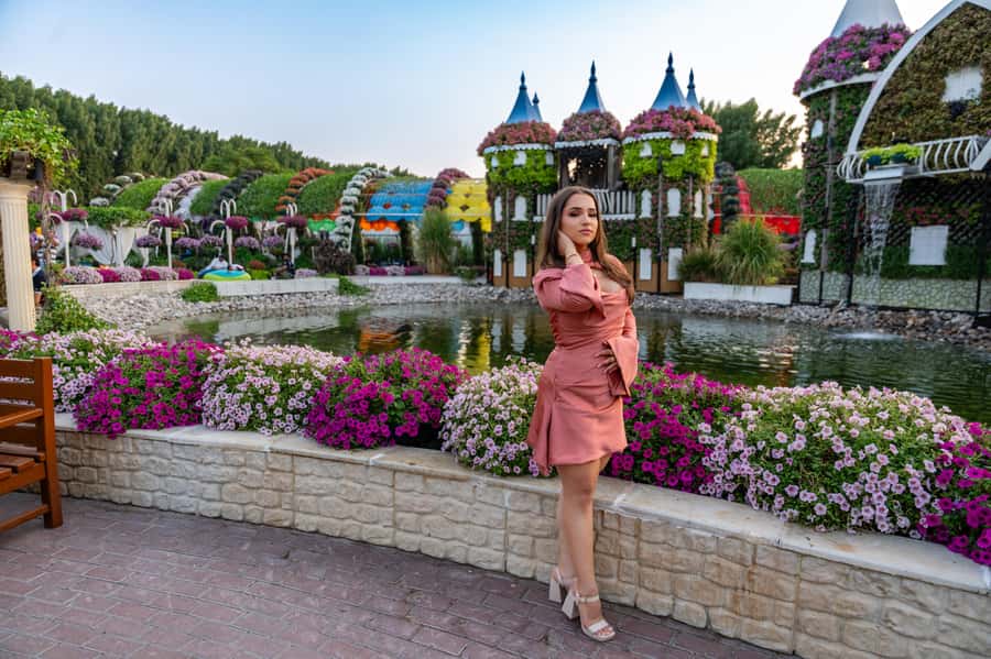 Dubai: Private Photoshoot with Hotel Pickup and Drop-off - Hotel pickup keeps the day simple