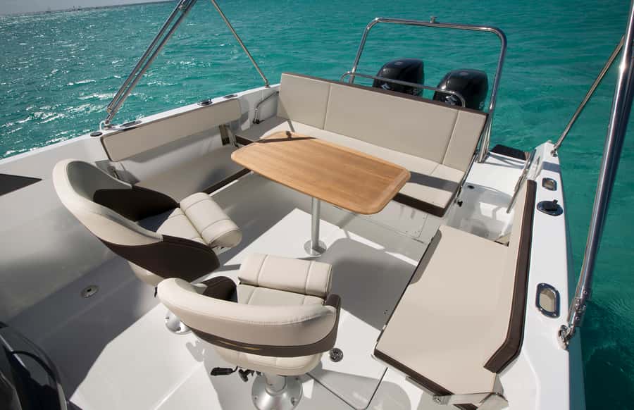 Dubai: Private Sea Escape Cruise - Swim, Tan & Sightsee - Atlantis and Palm Jumeirah by boat
