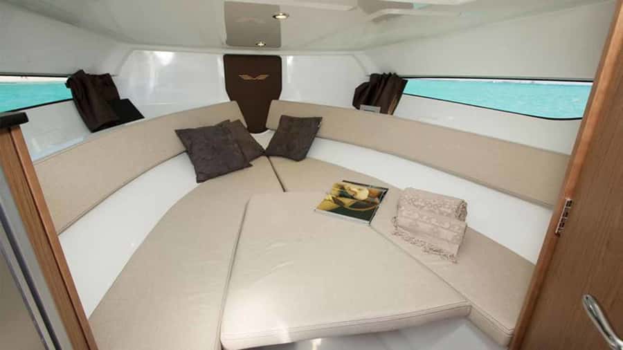 Dubai: Private Sea Escape Cruise - Swim, Tan & Sightsee - Choosing one, two, or three hours