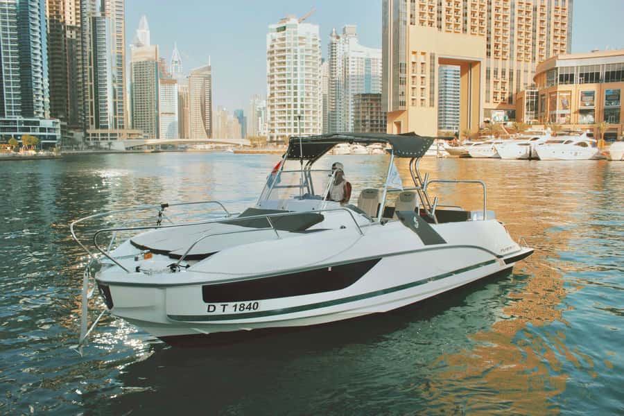 Dubai: Private Sea Escape Cruise - Swim, Tan & Sightsee - Leaving from Dubai Marina and JBR