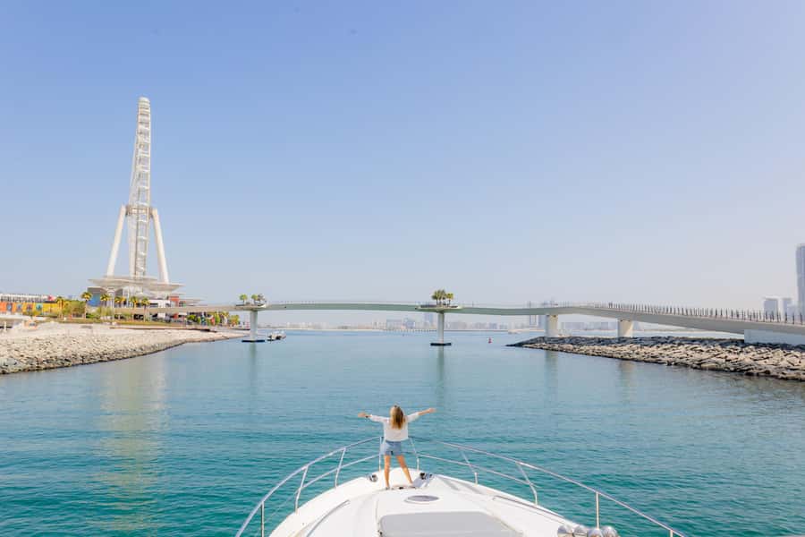 Dubai: Private VIP Luxury Yacht Tour with BBQ & Drinks - Quick points to know before booking