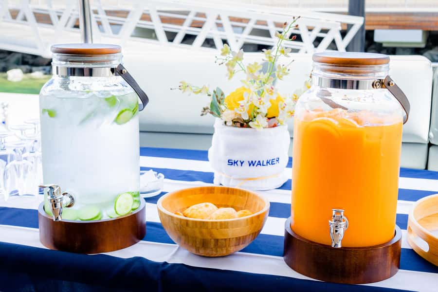 Dubai: Private VIP Luxury Yacht Tour with BBQ & Drinks - Atlantis and the far end of the route