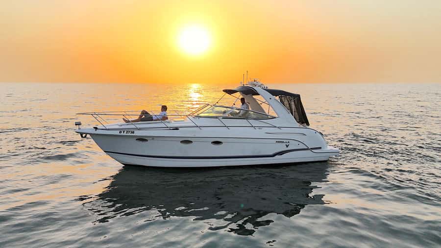 Dubai: Private Yacht Cruise for Unforgettable Memories - What the Dubai yacht cruise is really like