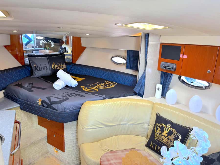 Dubai: Private Yacht Cruise for Unforgettable Memories - Sunset, city lights, and the best time to go