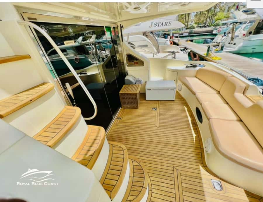 Dubai: Private Yacht Tour 50 feet - Why the private format matters