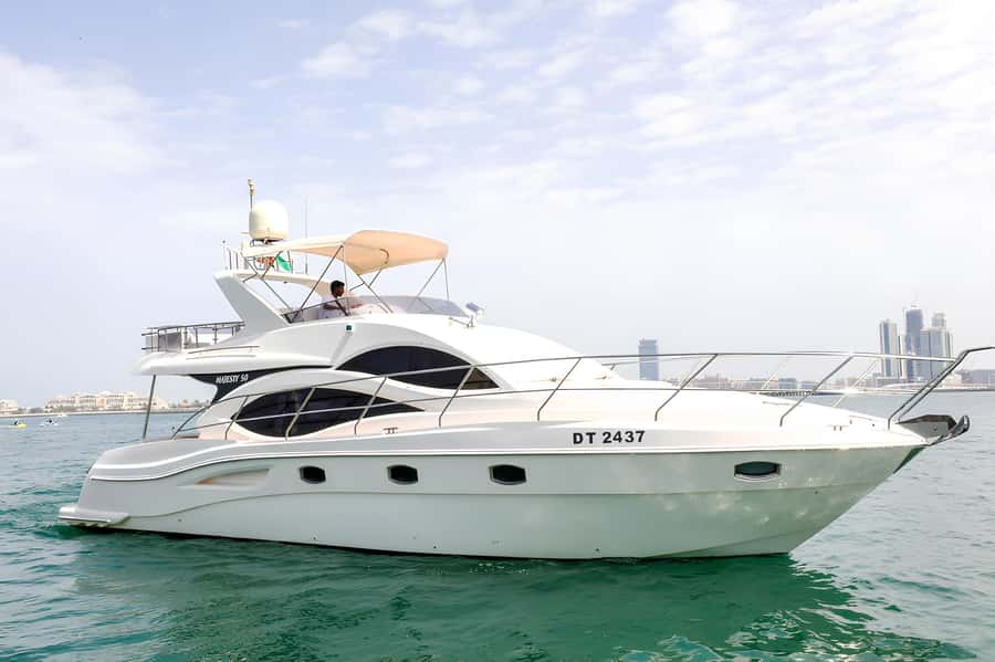 Dubai: Private Yacht Tour Experience with Soft Drinks - Key points to know before booking