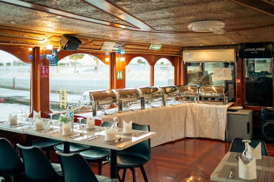 Dubai: Scenic Dhow Cruise with Buffet Dinner and Live Shows - Who should book this dhow cruise
