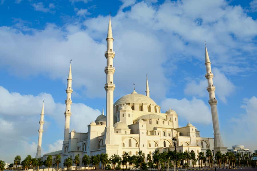 Dubai: Sheikh Zayed Mosque, Fujairah and Khorfakkan Tour - Khorfakkan Square, waterfall, and amphitheater