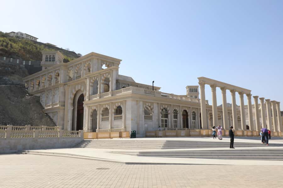Dubai: Sheikh Zayed Mosque, Fujairah and Khorfakkan Tour - The guides and the value of personal service
