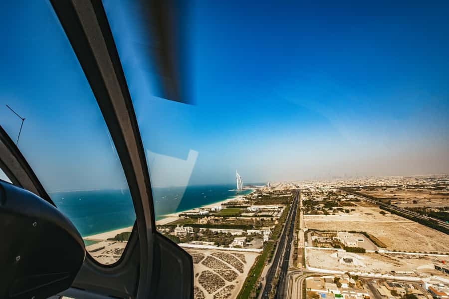 Dubai: Sightseeing Helicopter Ride from The Palm - The 15-minute flight and the World Islands
