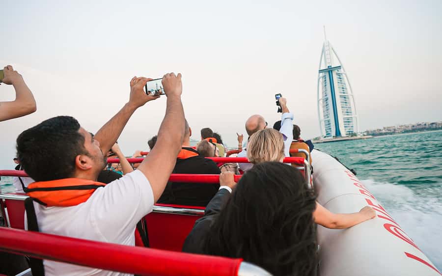 Dubai: Sightseeing Speedboat Tour with Live Tour Guide - Key points before you book
