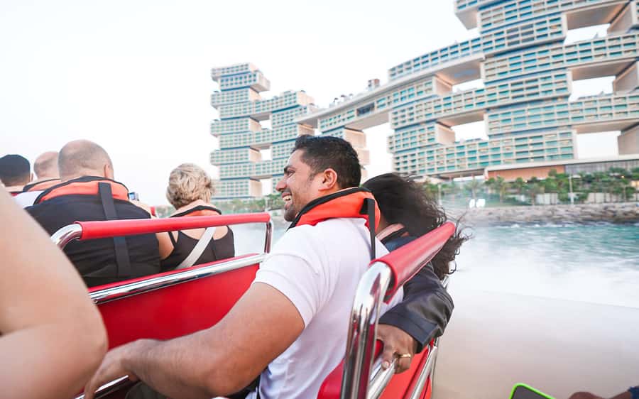 Dubai: Sightseeing Speedboat Tour with Live Tour Guide - High-speed cruising, music, and comfort on board