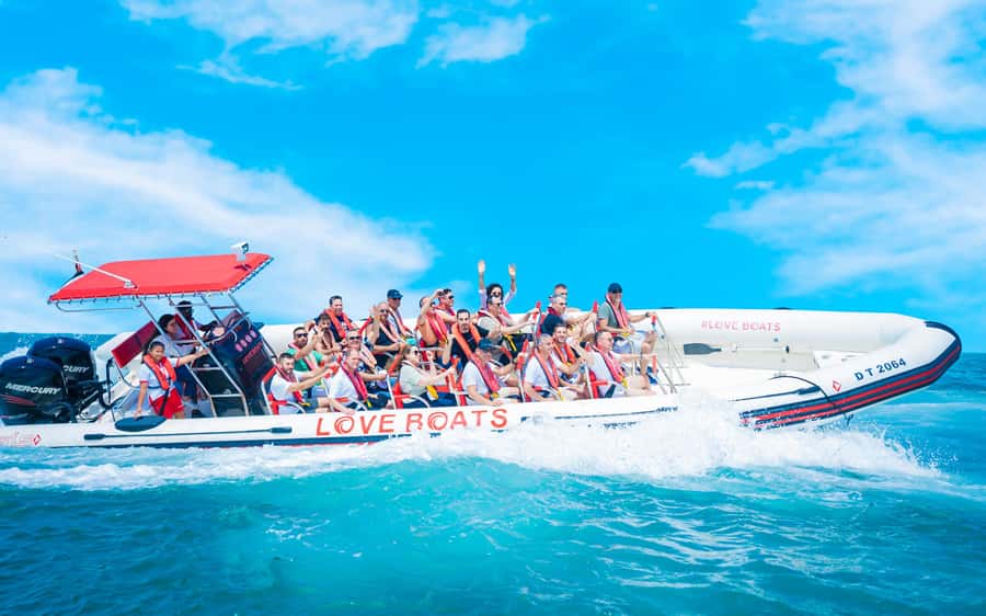 Dubai: Sightseeing Speedboat Tour with Live Tour Guide - Dubai Marina and JBR: a slow start with plenty to see