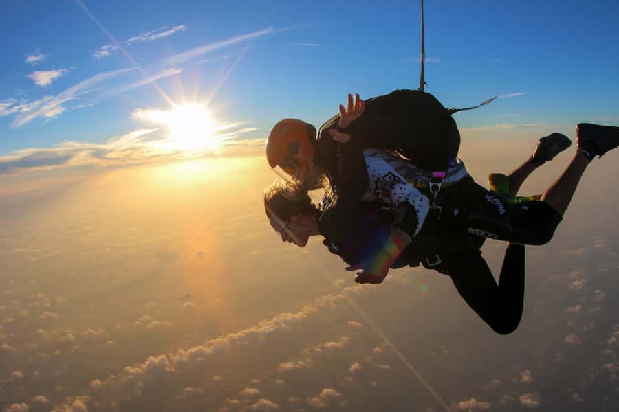 Dubai: Skydive at The Palm with Photos, Video & Yacht Tour - The 20-minute flight to 13,000 feet