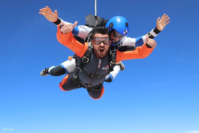 Dubai Skydive Tandem Over The Palm including Transfers - Weather and the no-refund risk