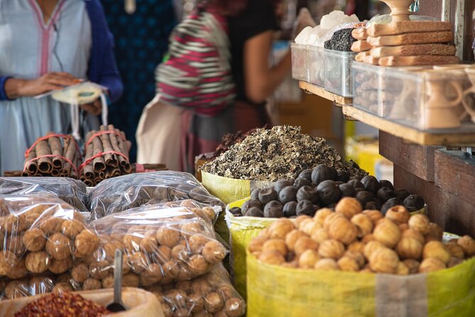 Dubai Souks, Food & Culture Walking Tour - Al Fahidi and the final Emirati meal